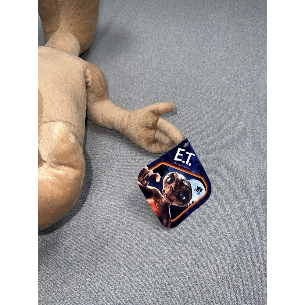 NWT 2001 Toys E.T. Extra-Terrestrial Plush 28